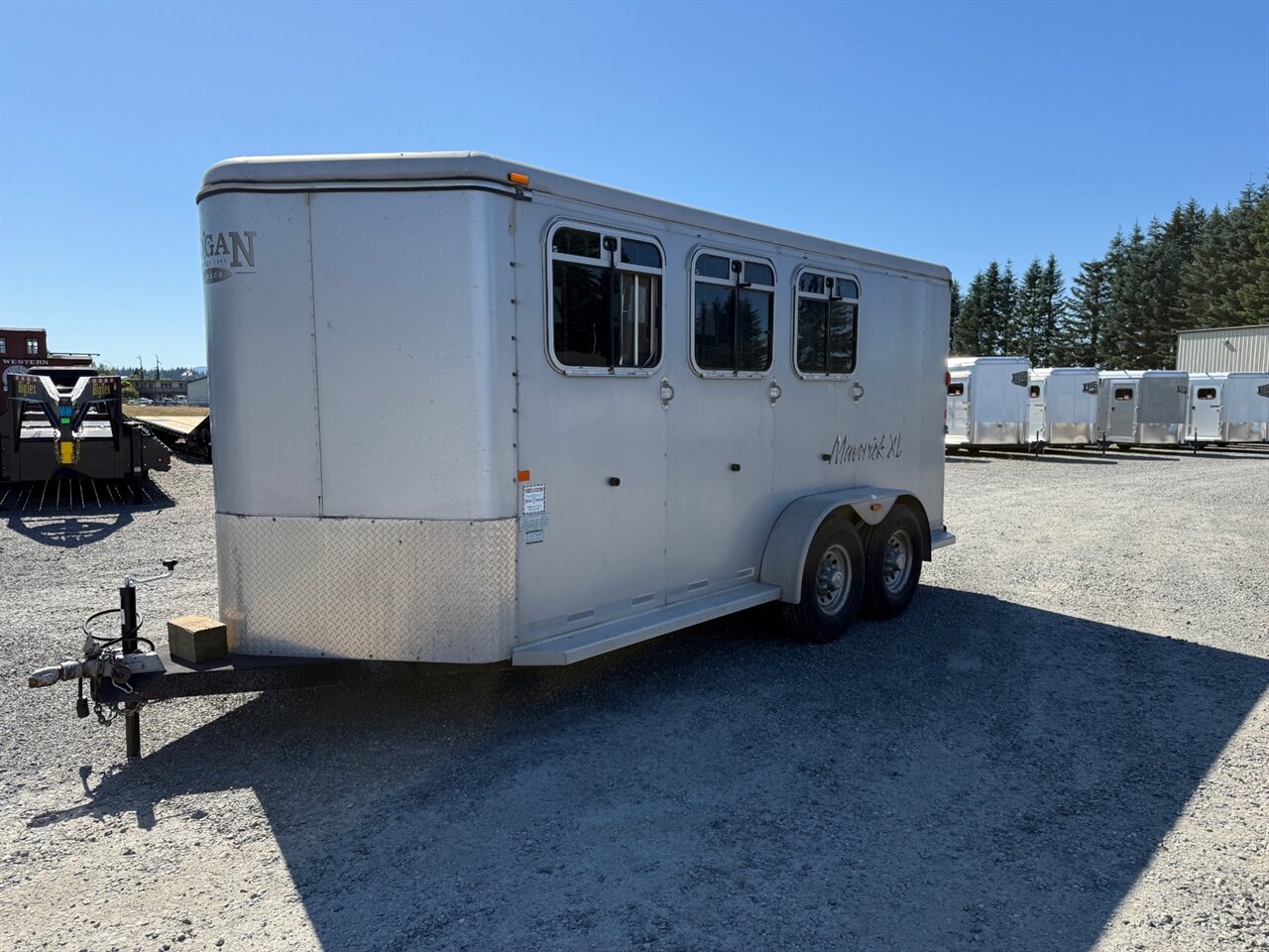 2008 Logan Coach Maverick 3-Horse