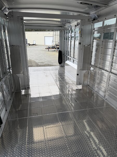 2027 4 Star Trailers 24' Show Cattle Trailer w/Ramps & Hydraulic Jack  