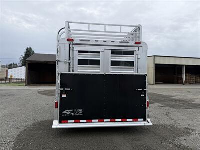 2027 4 Star Trailers 24' Show Cattle Trailer w/Ramps & Hydraulic Jack   - Photo 9 - Olympia, WA 98501