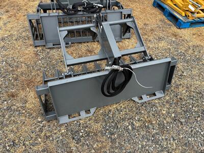  AGRI EASE 54" Grapple Buckets Skid Steer   - Photo 2 - Olympia, WA 98501