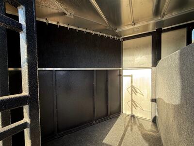 2019 Logan Coach Crossfire 3 Horse Gooseneck   - Photo 3 - Olympia, WA 98501