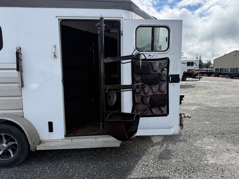 2018 Trails West Trailers Sierra II 2 Horse Bumper Pull  