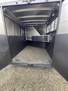 2026 Logan Coach Bullseye 2 Horse Bumper Pull Trailer - Photo 5 - Olympia, WA 98501