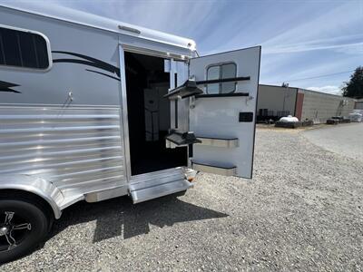 2026 4 Star Trailers Slant Load BP 2 Horse Trailer   - Photo 4 - Olympia, WA 98501