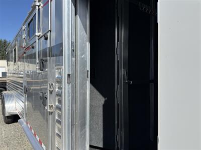 2025 4 Star Trailers 2+1 Warmblood Gooseneck   - Photo 4 - Olympia, WA 98501