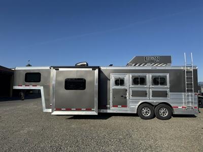 2025 Logan Coach 810 Bullseye 3H LQ W/ Collapsible Rear Tack   - Photo 2 - Olympia, WA 98501