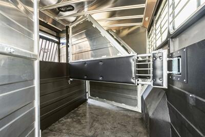 2025 Logan Coach 810 Bullseye 3H LQ W/ Collapsible Rear Tack   - Photo 13 - Olympia, WA 98501