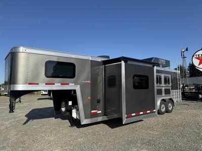 2025 Logan Coach 810 Bullseye 3H LQ W/ Collapsible Rear Tack   - Photo 1 - Olympia, WA 98501