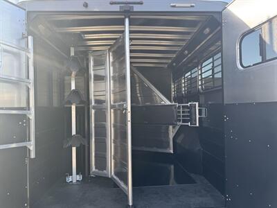 2025 Logan Coach 810 Bullseye 3H LQ W/ Collapsible Rear Tack   - Photo 6 - Olympia, WA 98501