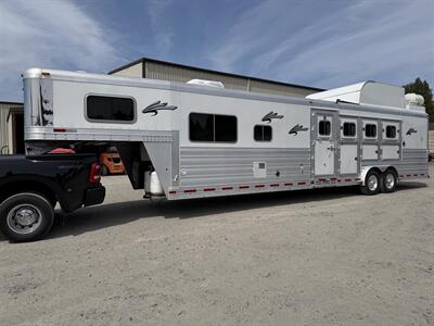 2022 Platinum Coach 4-Horse Living Quarters   - Photo 1 - Olympia, WA 98501