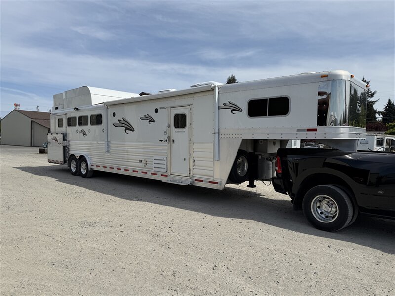 2022 Platinum Coach 4-Horse Living Quarters  