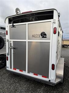 2026 Maverick Trailers 2-Horse High Side Bumper Pull   - Photo 5 - Olympia, WA 98501