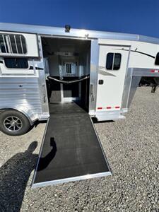 2025 4 Star Trailers Warmblood 2+1 Gooseneck Straight Load Trailer   - Photo 7 - Olympia, WA 98501