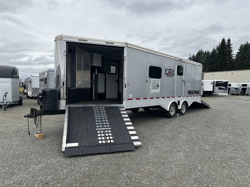 2020 Logan Coach Horsepower BP 29' Zbroz Trailer  