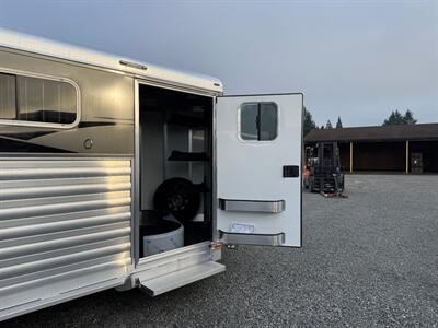2027 4 Star Trailers 3-Horse Bumper Pull 6'10 " Wide   - Photo 4 - Olympia, WA 98501