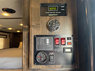 2025 4-STAR 3-HORSE LQ OUTBACK CUSTOMS   - Photo 11 - Olympia, WA 98501