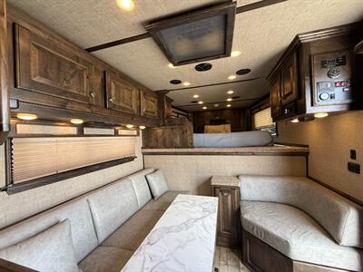 2025 4-STAR 3-HORSE LQ OUTBACK CUSTOMS   - Photo 5 - Olympia, WA 98501