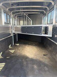 2027 C&B Trailers Maverick 3-Horse Deluxe - Photo 7 - Olympia, WA 98501