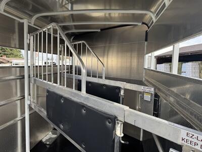 2025 Maverick Trailers HS Steel 3 Horse 17' Horse Trailer   - Photo 12 - Olympia, WA 98501