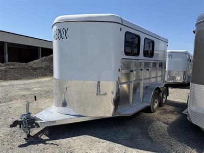 2026 Maverick Trailers Maverick Lite Deluxe 2-Horse Trailer   - Photo 1 - Olympia, WA 98501