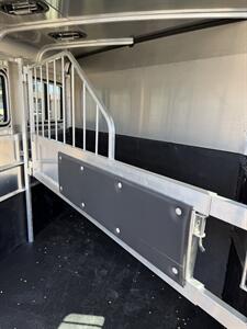 2026 Maverick Trailers Maverick Lite Deluxe 2-Horse Trailer   - Photo 6 - Olympia, WA 98501