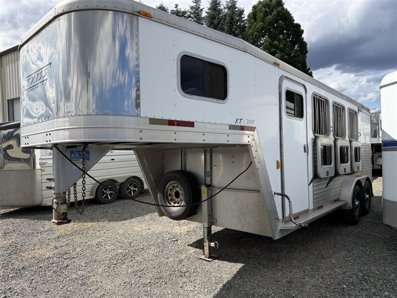 2002 EXISS 3-Horse Gooseneck  