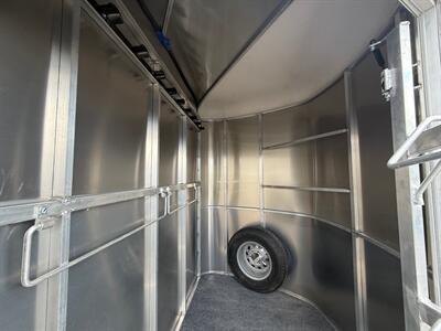 2026 C&B Trailers Maverick 2-Horse Lite 7 1/2' Tall - Photo 3 - Olympia, WA 98501