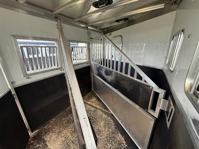 2015 Kiefer 3-Horse w/9’ Living Quarters - Photo 10 - Olympia, WA 98501