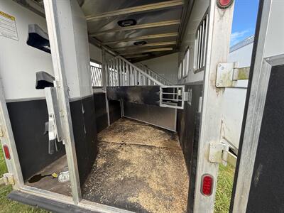 2015 Kiefer 3-Horse w/9’ Living Quarters - Photo 9 - Olympia, WA 98501