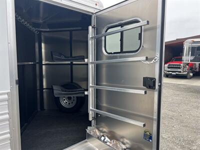2025 Logan Coach Bullseye BP 2H Horse Trailer   - Photo 2 - Olympia, WA 98501