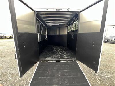 2025 Logan Coach Bullseye BP 2H Horse Trailer   - Photo 7 - Olympia, WA 98501