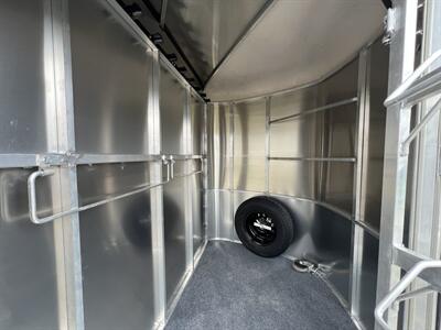 2025 Maverick Trailers Lite Deluxe 3 Horse 17' Horse Trailer   - Photo 4 - Olympia, WA 98501
