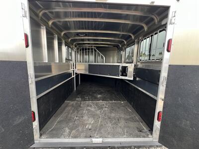 2025 Maverick Trailers Lite Deluxe 3 Horse 17' Horse Trailer   - Photo 7 - Olympia, WA 98501