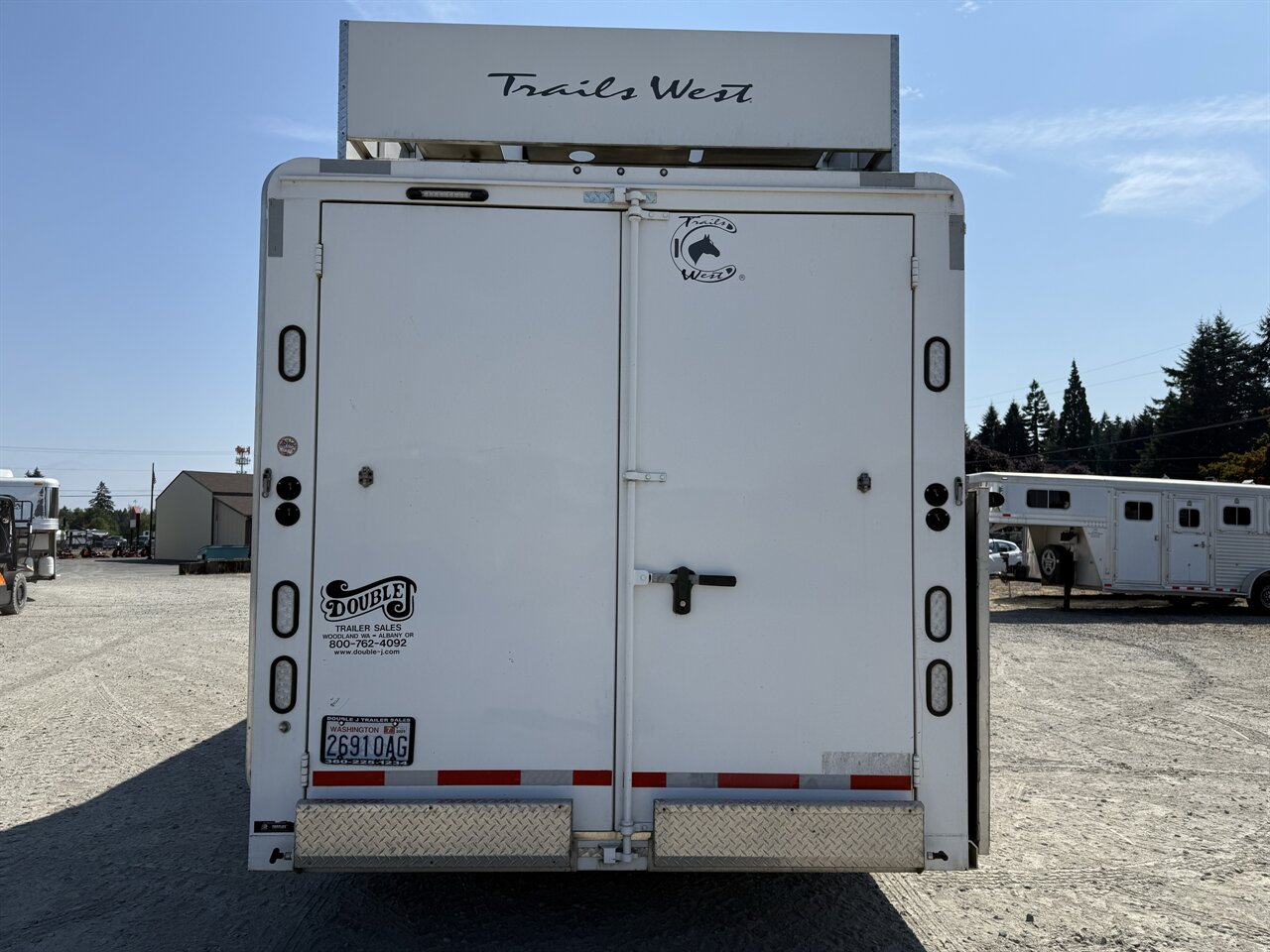 Trailer Photo 16