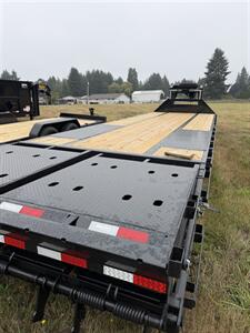 2027 Big Tex Trailers 22GN-25D5A 20+5 Gooseneck w/Mega Ramps 23.9K GVWR - Photo 4 - Olympia, WA 98501