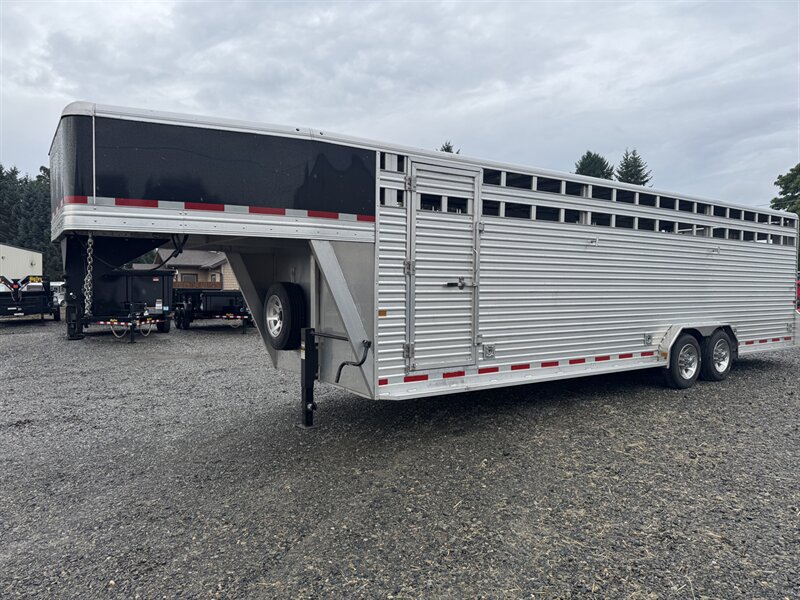 2024 Frontier 28' Stock Gooseneck w/3 gates  