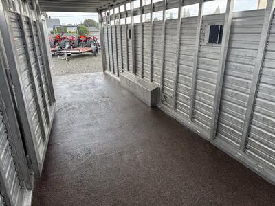 2024 Frontier 28' Stock Gooseneck w/3 gates   - Photo 6 - Olympia, WA 98501