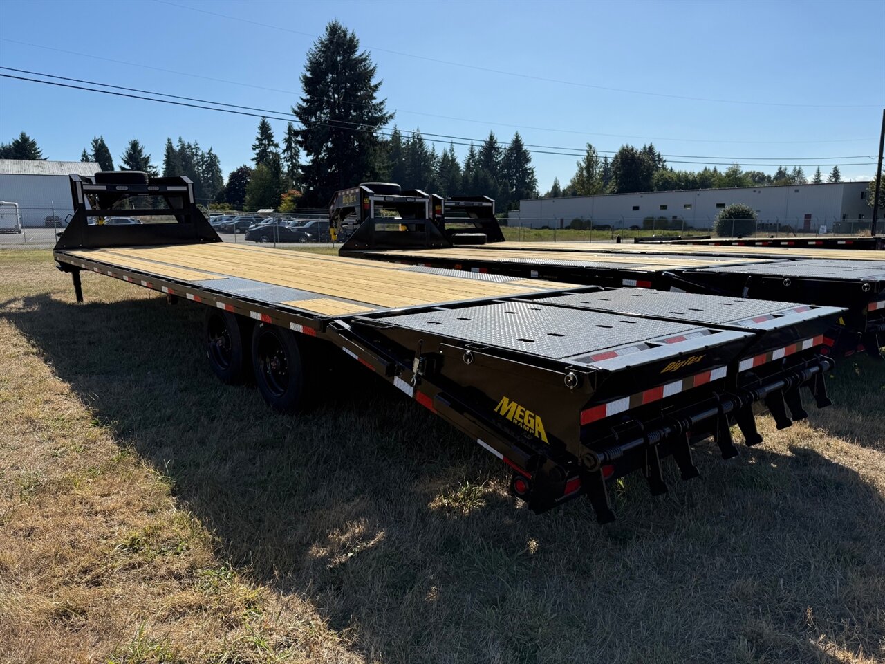 2026 Big Tex Trailers 16GN-25D5A 20+5 GN Flatbed Trailer w/Mega Ramps   - Photo 3 - Olympia, WA 98501