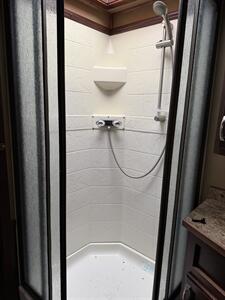 2016 Featherlite 4-Horse w/11' Living Quarters   - Photo 9 - Olympia, WA 98501