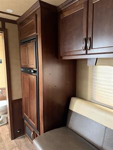 2016 Featherlite 4-Horse w/11' Living Quarters   - Photo 6 - Olympia, WA 98501