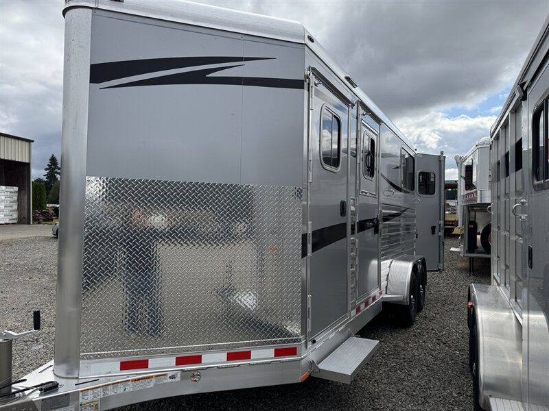 2026 4 Star Trailers Warmblood 2-Horse Straight Load 7 1/2' Tall  