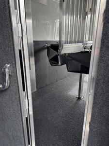 2026 4 Star Trailers Warmblood 2-Horse Straight Load 7 1/2' Tall   - Photo 3 - Olympia, WA 98501