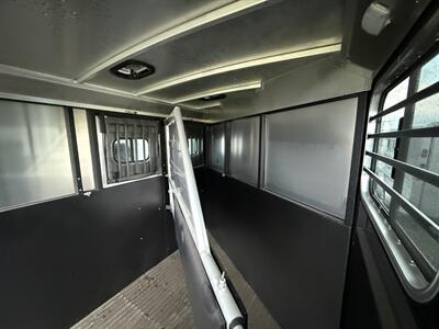 2025 LOGAN COACH Bullseye 2-Horse Bumper Pull   - Photo 8 - Olympia, WA 98501