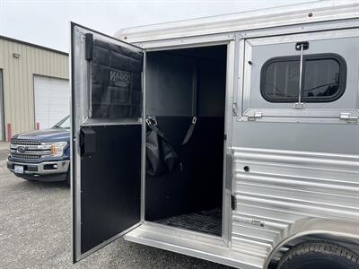 2025 Logan Coach Bullseye BP 2H Horse Trailer   - Photo 8 - Olympia, WA 98501