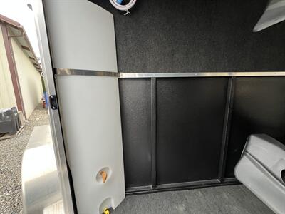 2025 Logan Coach Bullseye BP 2H Horse Trailer   - Photo 4 - Olympia, WA 98501