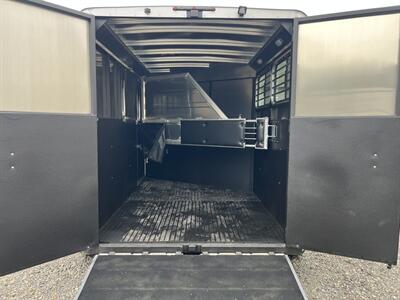 2025 Logan Coach Bullseye BP 2H Horse Trailer   - Photo 6 - Olympia, WA 98501