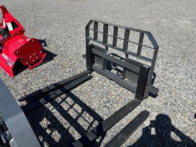 2025 AGRI EASE 4400LB Skid Steer Mount Pallet Fork 48" Forks - Photo 1 - Olympia, WA 98501