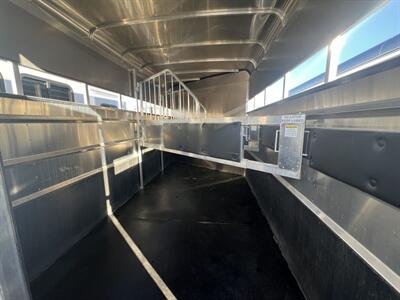 2025 Maverick Trailers Lite Aluminum 3 Horse 17' Horse Trailer   - Photo 5 - Olympia, WA 98501