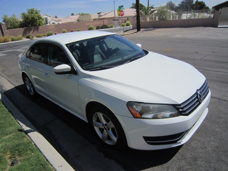 2014 Volkswagen Passat 1.8T S PZEV  