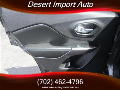 2019 Jeep Cherokee Altitude   - Photo 35 - Las Vegas, NV 89146